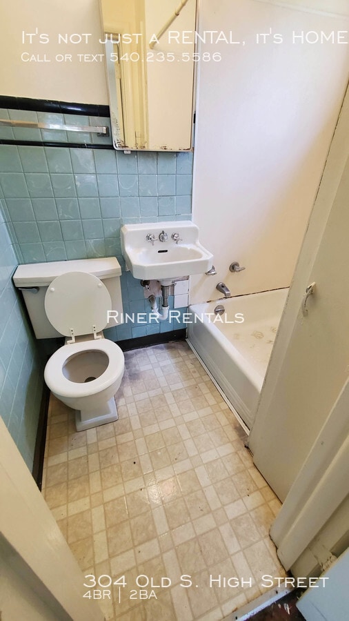 Photo - 304 Old S High St House