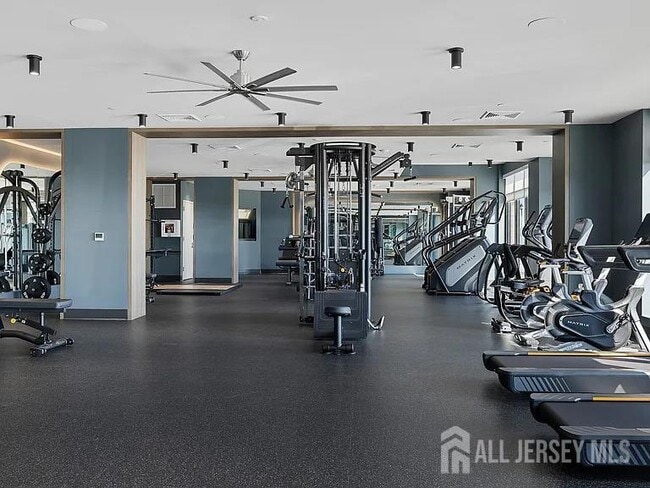 Foto del edificio - 2000 Schindler Dr