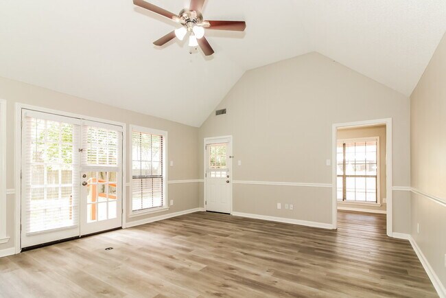 Building Photo - 5659 Riverhead Ave