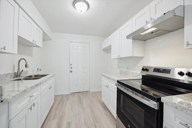 Foto del edificio - 5111 Clover St