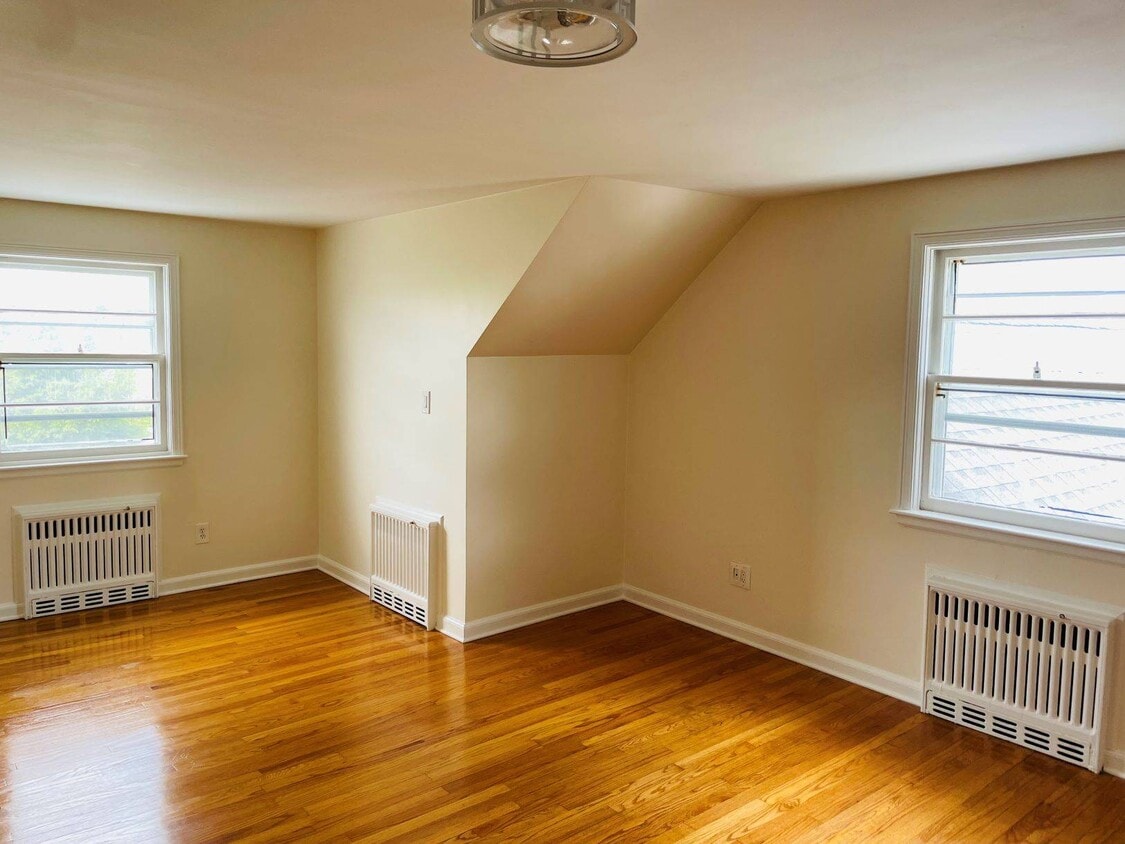 0 3rd St, Glen Cove, NY 11542 House Rental in Glen Cove, NY