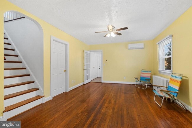 Foto del edificio - 8422 Radford Ave
