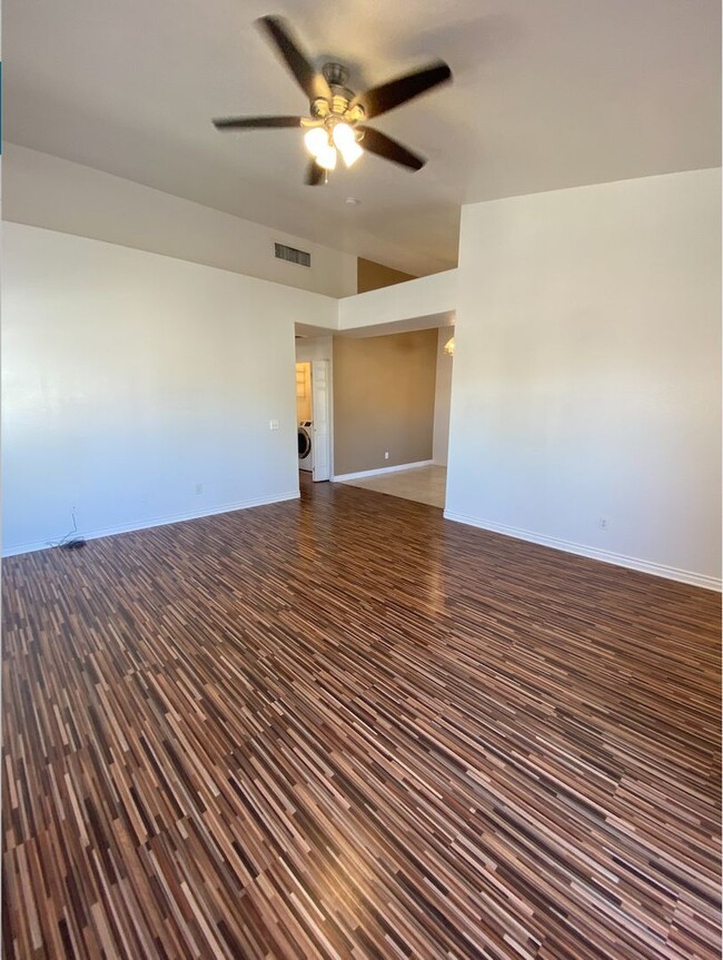 Foto del edificio - Nice Summerlin Condo in Gated Community