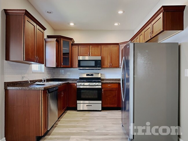 Foto del edificio - 4682 Bayview Dr