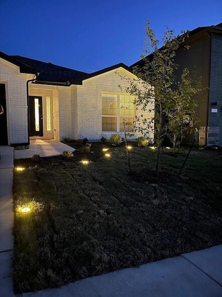 Building Photo - 17205 Adoro Dr