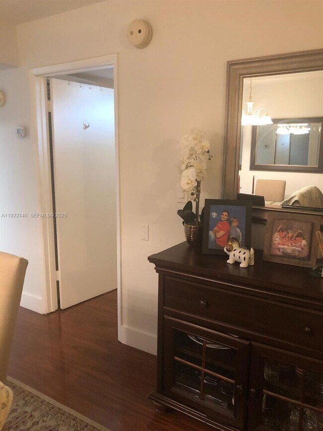 Foto del edificio - 1207 Bahama Bend