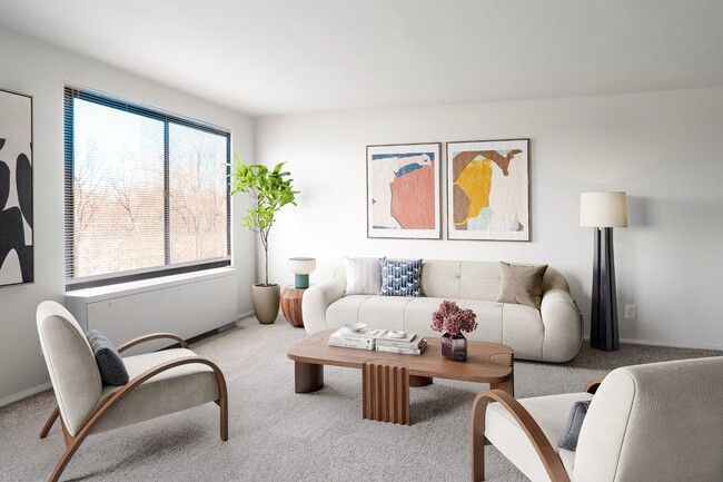 Plaza Towers - Plaza Towers Apartments