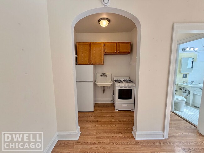 Foto del edificio - 2530 N Sawyer Ave