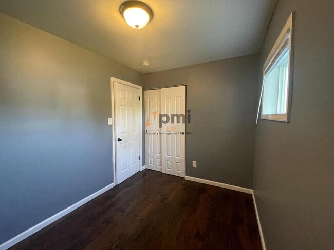 Foto del edificio - 2166 Wisconsin St