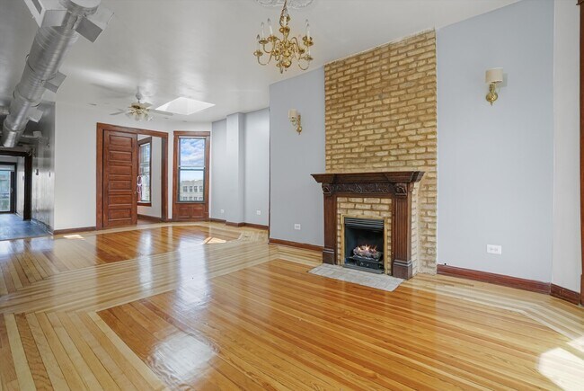 Foto del edificio - 1007 N Richmond St