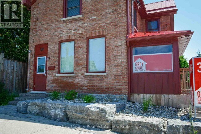 Photo du bâtiment - 39 Main St W