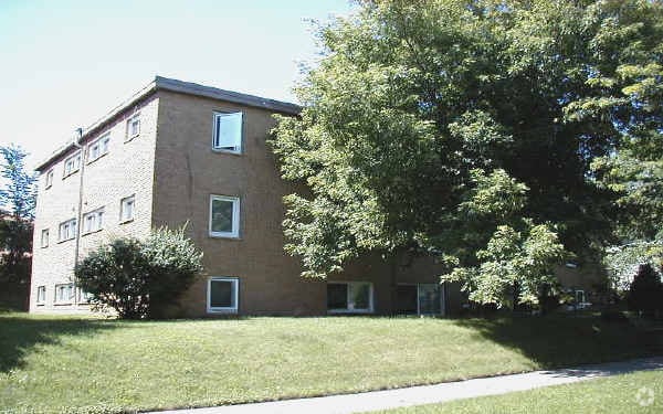 Building Photo - 656 Ashland Ave