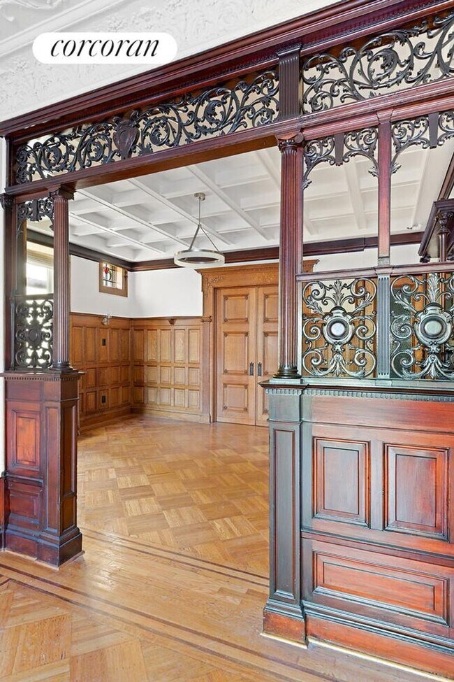 Foto del edificio - 896 Park Pl