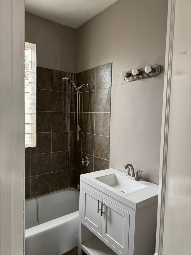 Bathroom - 3706 W Roscoe St