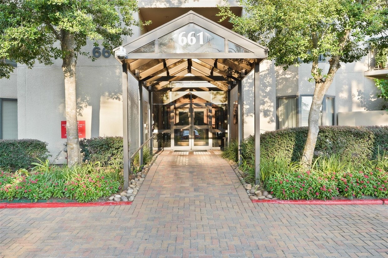 Foto principal - 661 Bering Dr