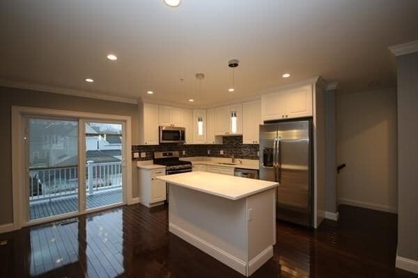 Building Photo - 106 Intervale St