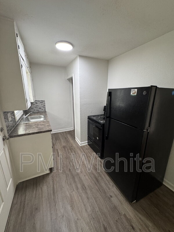 Building Photo - 816 S Water St