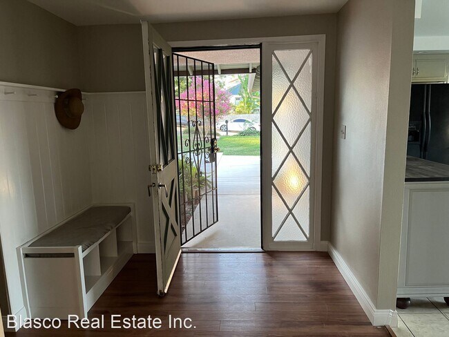 Building Photo - 3 br, 2 bath House - 8757 Calle Corazon