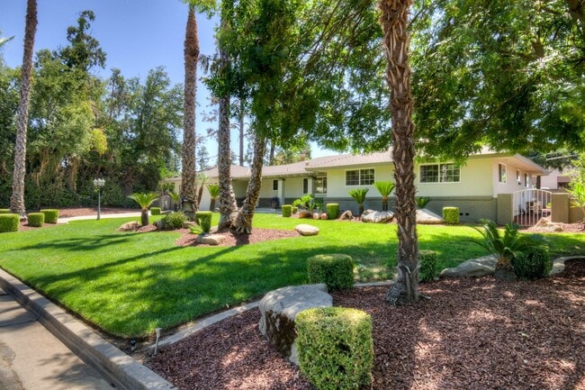 Building Photo - 2553 W Scott Ave