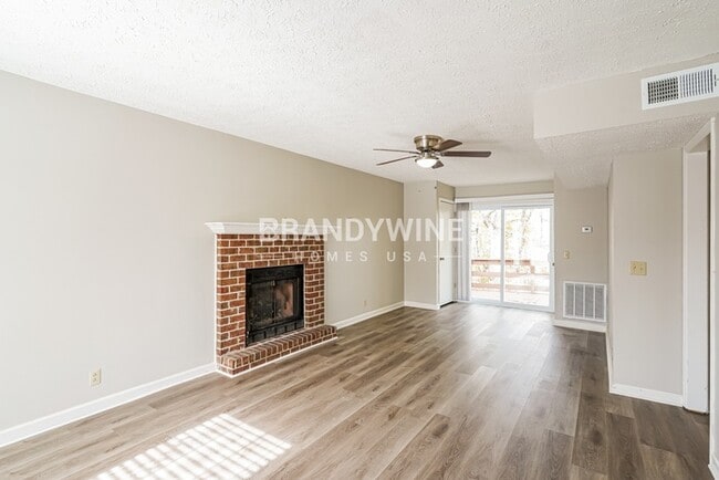 Foto del edificio - 924 Ilawood Dr