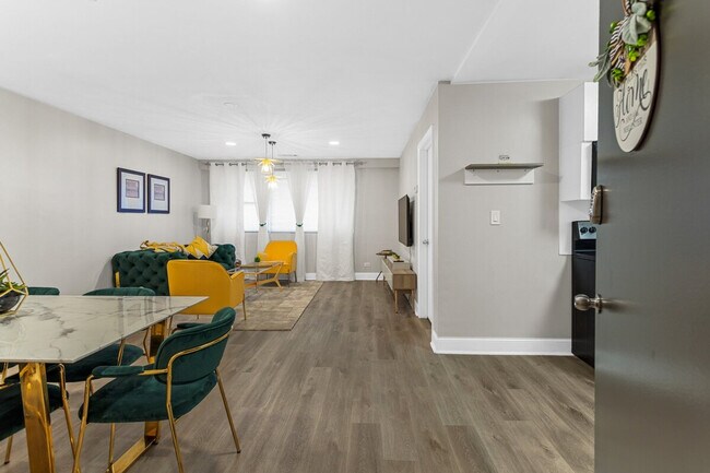 Foto del edificio - 3645 Peachtree Rd NE