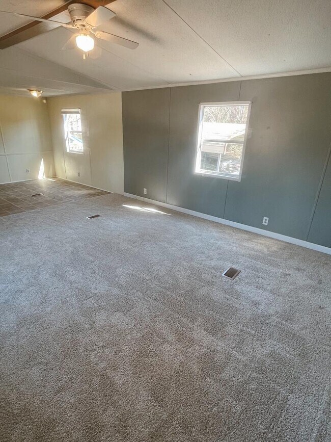 Foto del edificio - 1035 Haws Run Rd