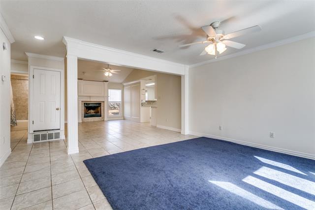 Building Photo - 719 Koen Ln