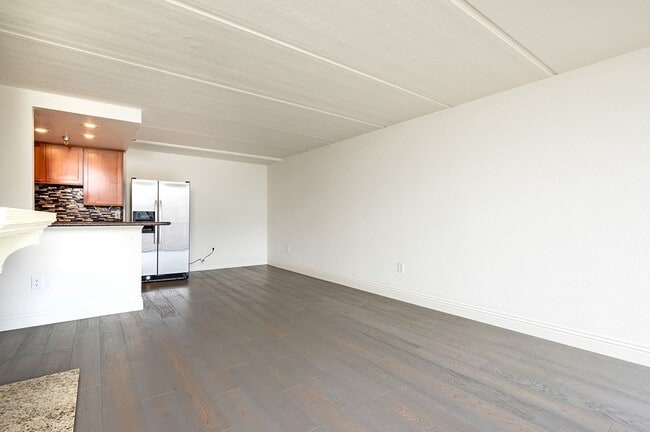 Building Photo - Stellar Symphony Terrace Condo!