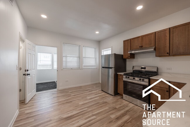Building Photo - 3140 N Kimball Ave