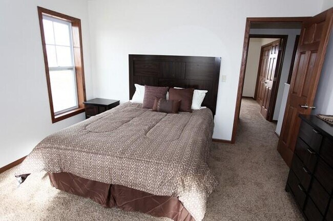 Foto del edificio - Tioga Townhomes