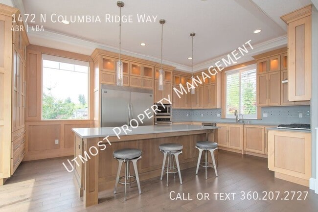 Building Photo - Stunning custom 4BD contemporary home in W...