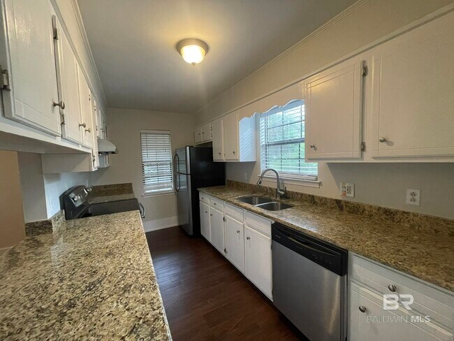 Foto del edificio - 107 Brentwood Dr