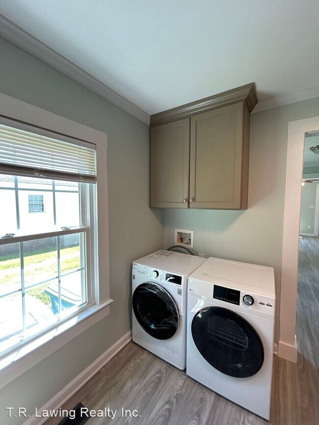 Building Photo - 2 br, 1 bath House - 205 Sacco Street