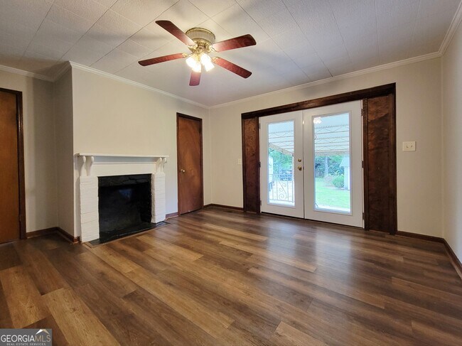 Foto del edificio - 355 Bill Rutledge Rd
