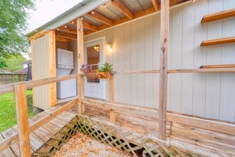 Building Photo - 6951 Leandra Dr