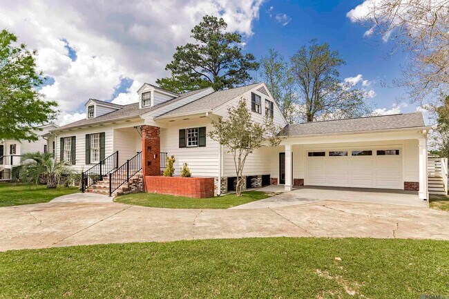 Foto del edificio - 222 E Sanders St