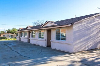 Building Photo - 8100 E Lakeshore Dr
