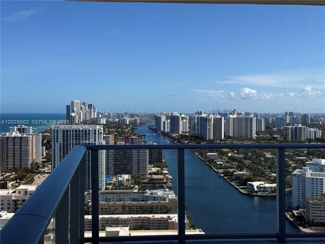 Foto del edificio - 4010 S Ocean Dr