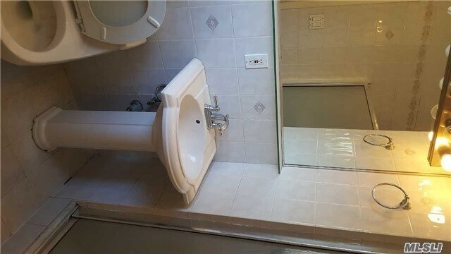 Foto del edificio - 115 Old Courthouse Rd