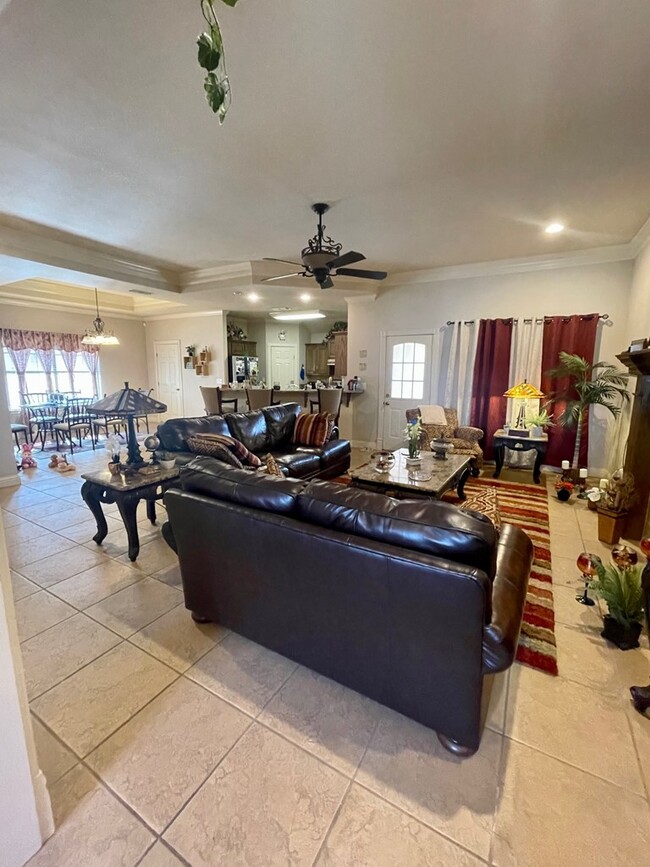 Building Photo - 7009 Stonegate Dr