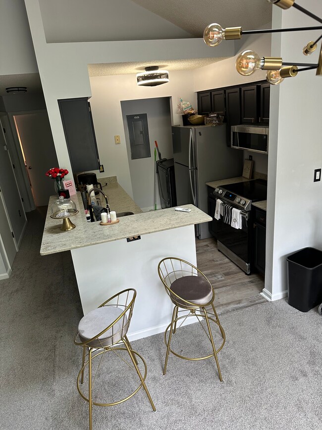 NEW STAINLESS STEEL APPLIANCES - 10 Tamarisk Quay