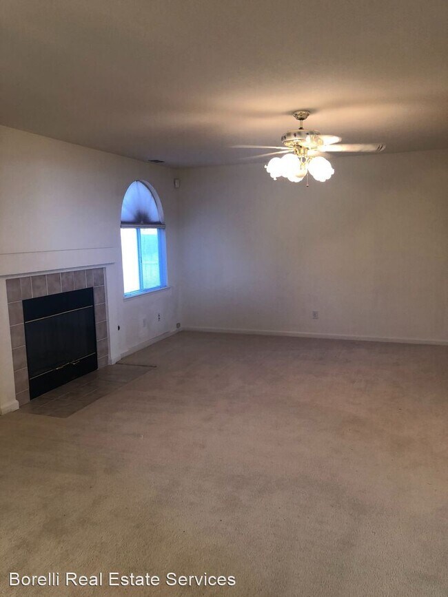 Building Photo - 5 br, 3 bath House - 1819 Fir Dr.