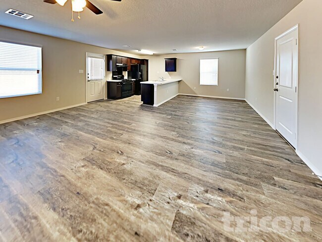 Foto del edificio - 5202 Everett Loop