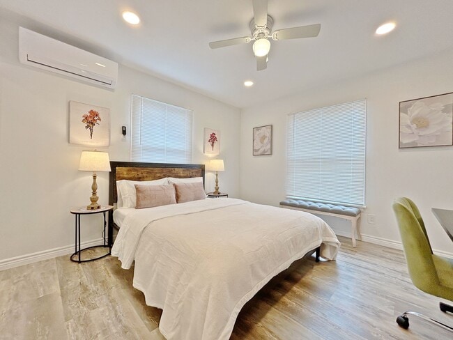 Foto del edificio - 5288 Santa Margarita St