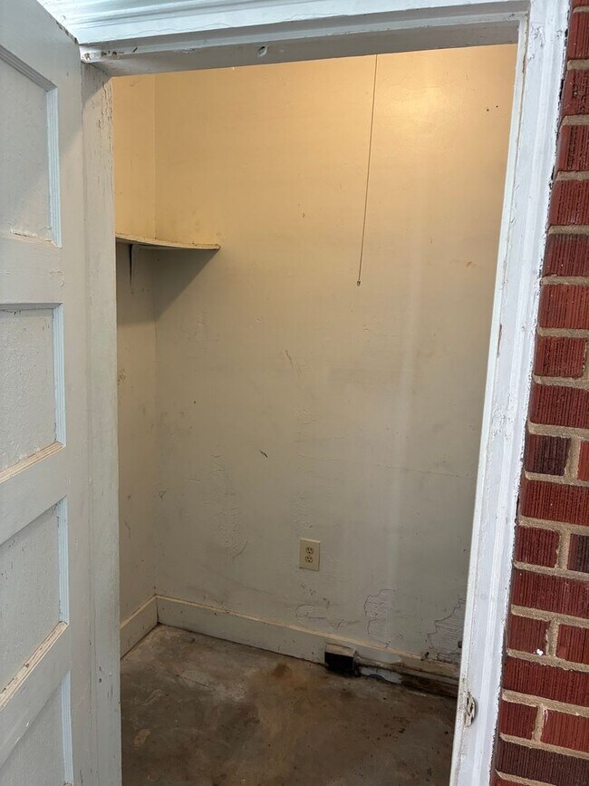 Building Photo - 4000 Winfield Dr