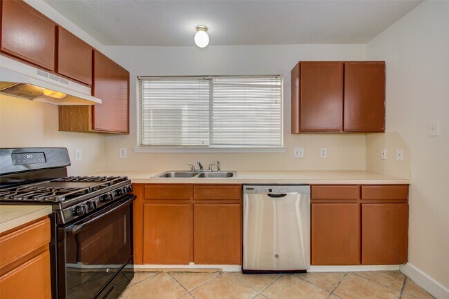 Foto del edificio - 15850 E Park Ct