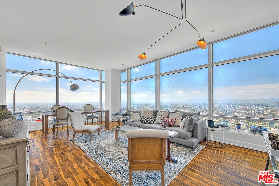 Foto principal - 900 W Olympic Blvd