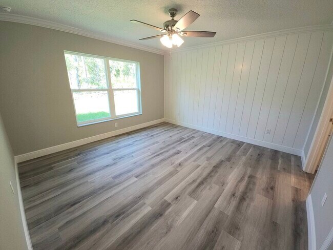Foto del edificio - 944 W Anderson Ln