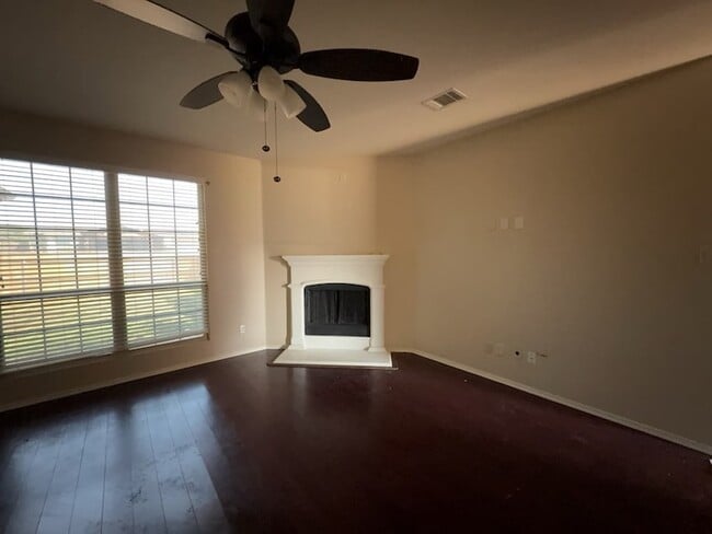 Building Photo - 2333 Cedarwood Dr