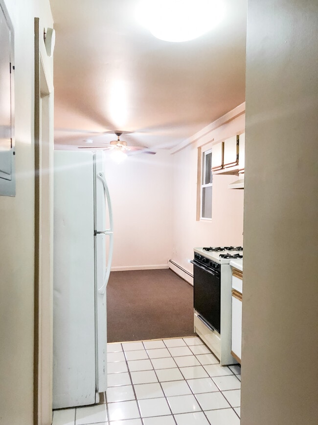 Kitchen - 416 6th St